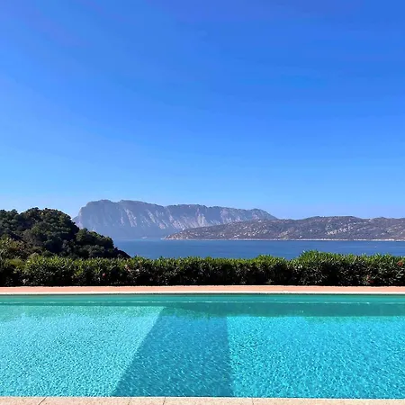 Punta Est - Trilo Rosmarino Giardino & Pool * كابو كودا كافالو
